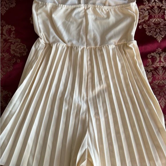 Strapless Ruched Waist Jump Apricot Pleated Shorts size large - Picture 3 of 4